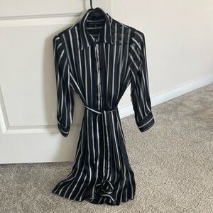 WHBM belted buttoned shirt dress for work. Stylish! Lightweight! With an insert.